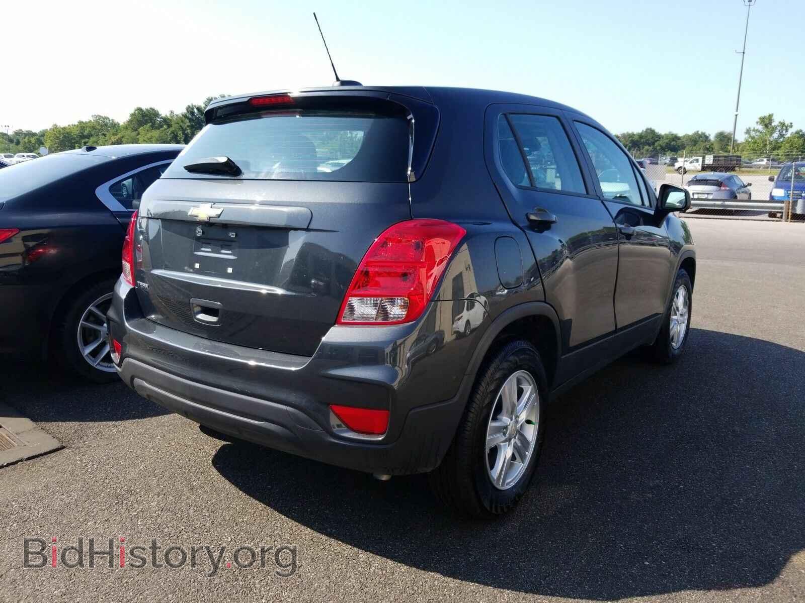 2019 Chevrolet Trax - VIN: 3GNCJKSB3KL193889 - Фото 2