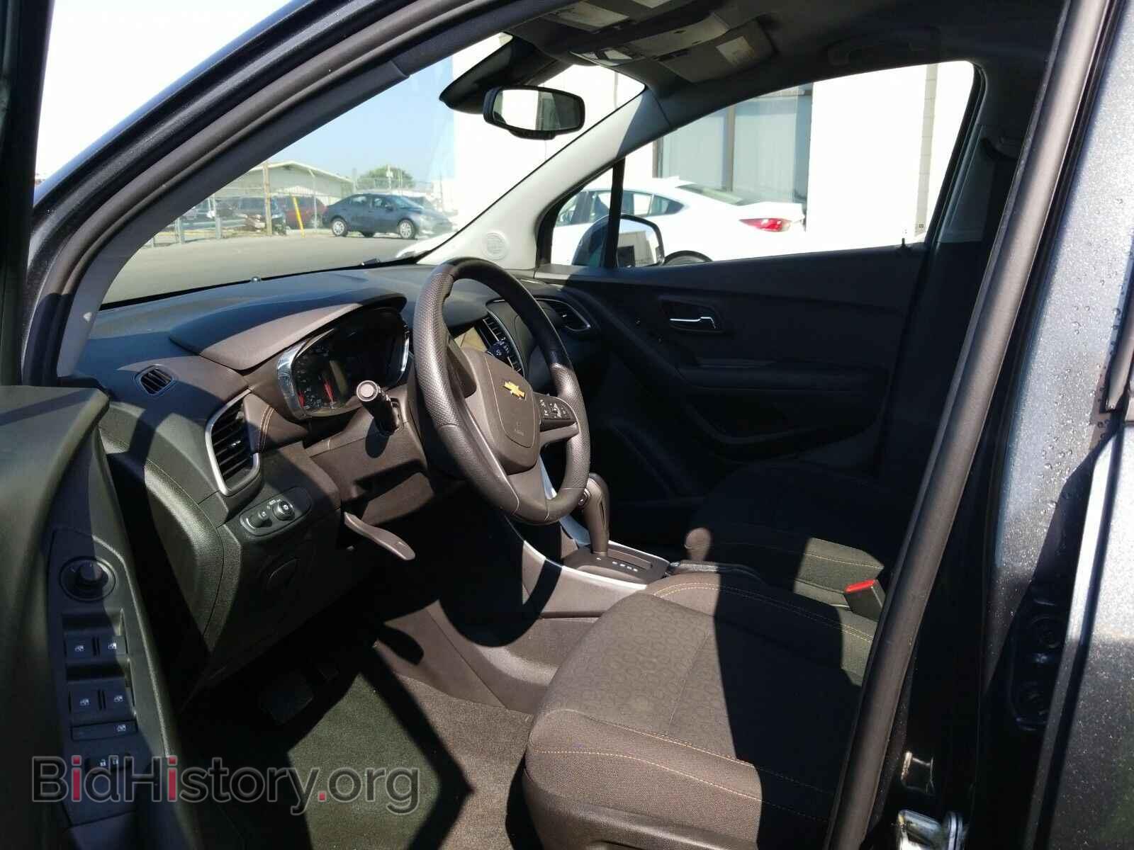 2019 Chevrolet Trax - VIN: 3GNCJKSB3KL193889 - Фото 3