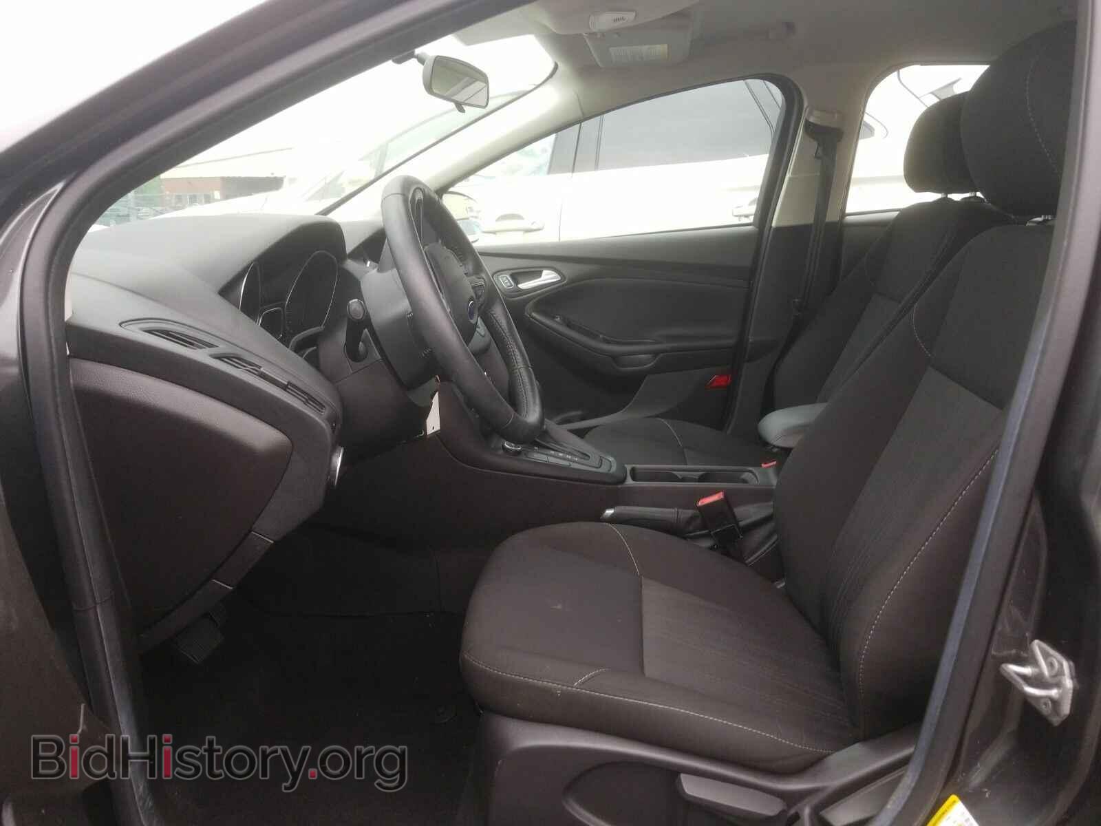 2016 Ford Focus - VIN: 1FADP3F25GL347443 - Photo 3