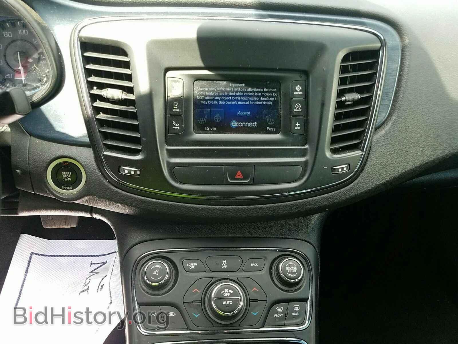 2016 Chrysler 200 - VIN: 1C3CCCBBXGN173336 - Photo 4