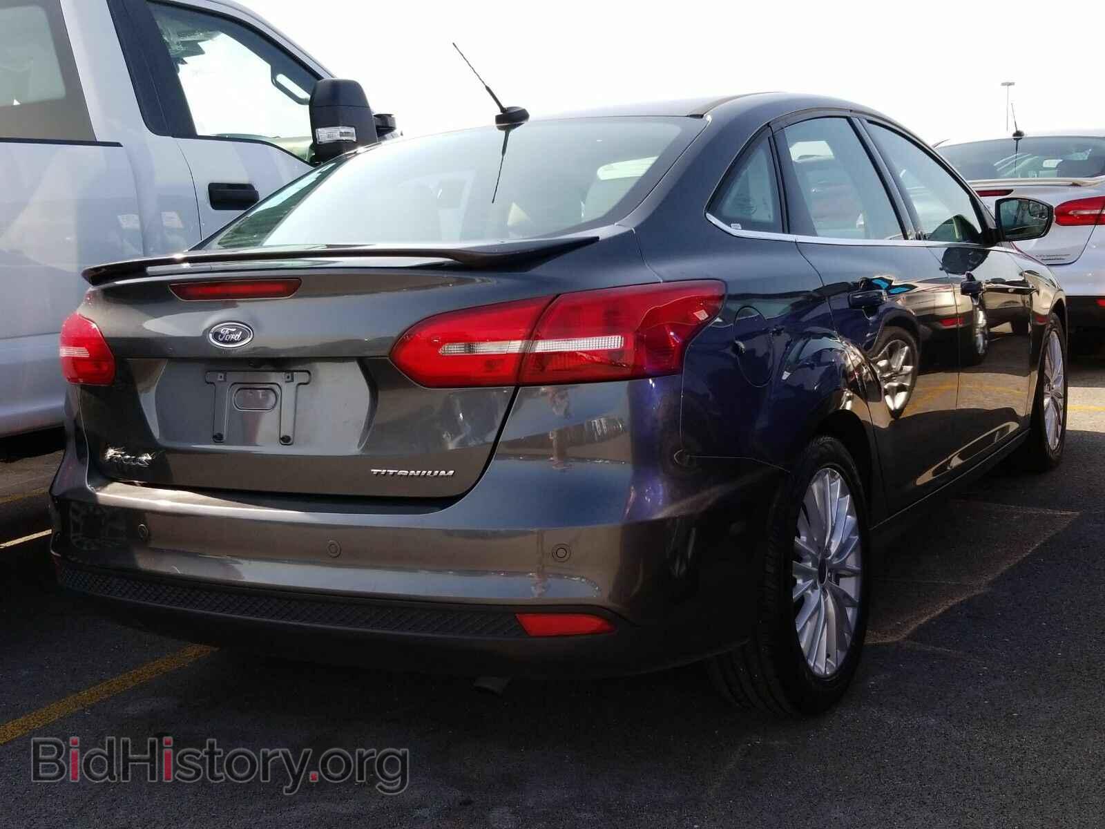 2018 Ford Focus - VIN: 1FADP3J26JL323313 - Фото 2
