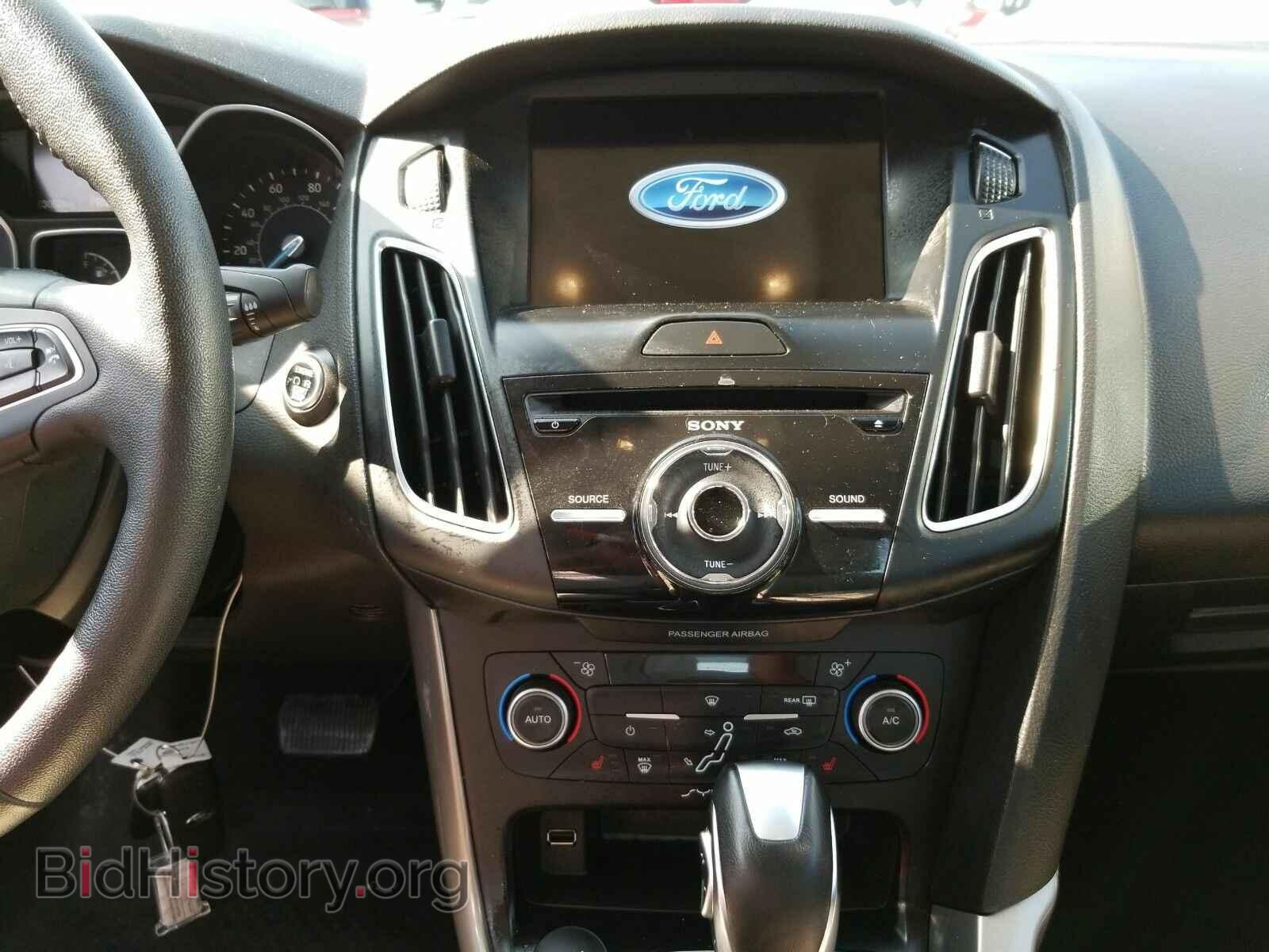 2018 Ford Focus - VIN: 1FADP3J26JL323313 - Фото 4
