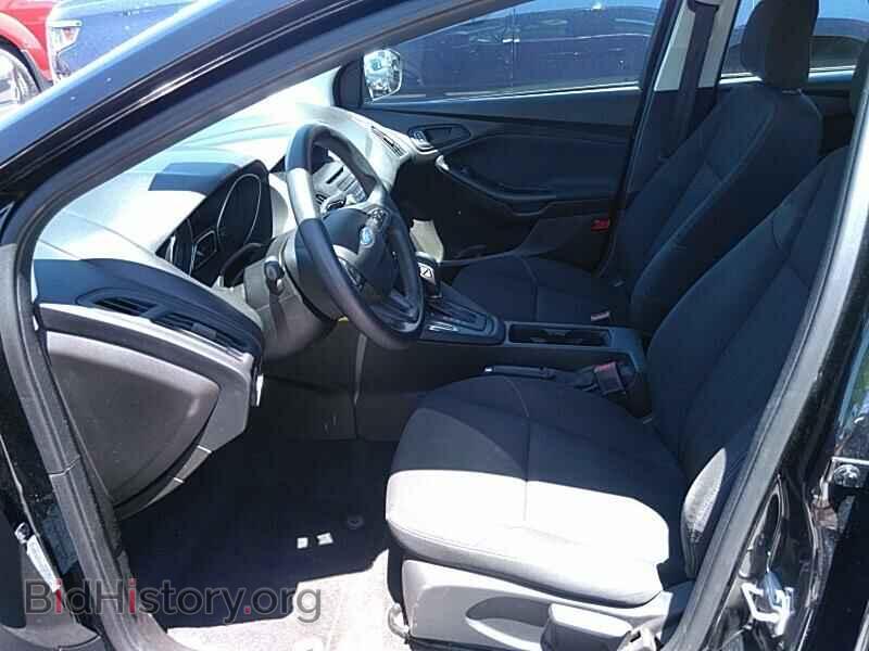 2016 Ford Focus - VIN: 1FADP3E23GL362573 - Photo 3