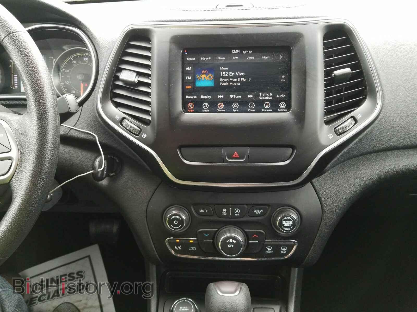 2019 Jeep Cherokee - VIN: 1C4PJMCB6KD304560 - Фото 4