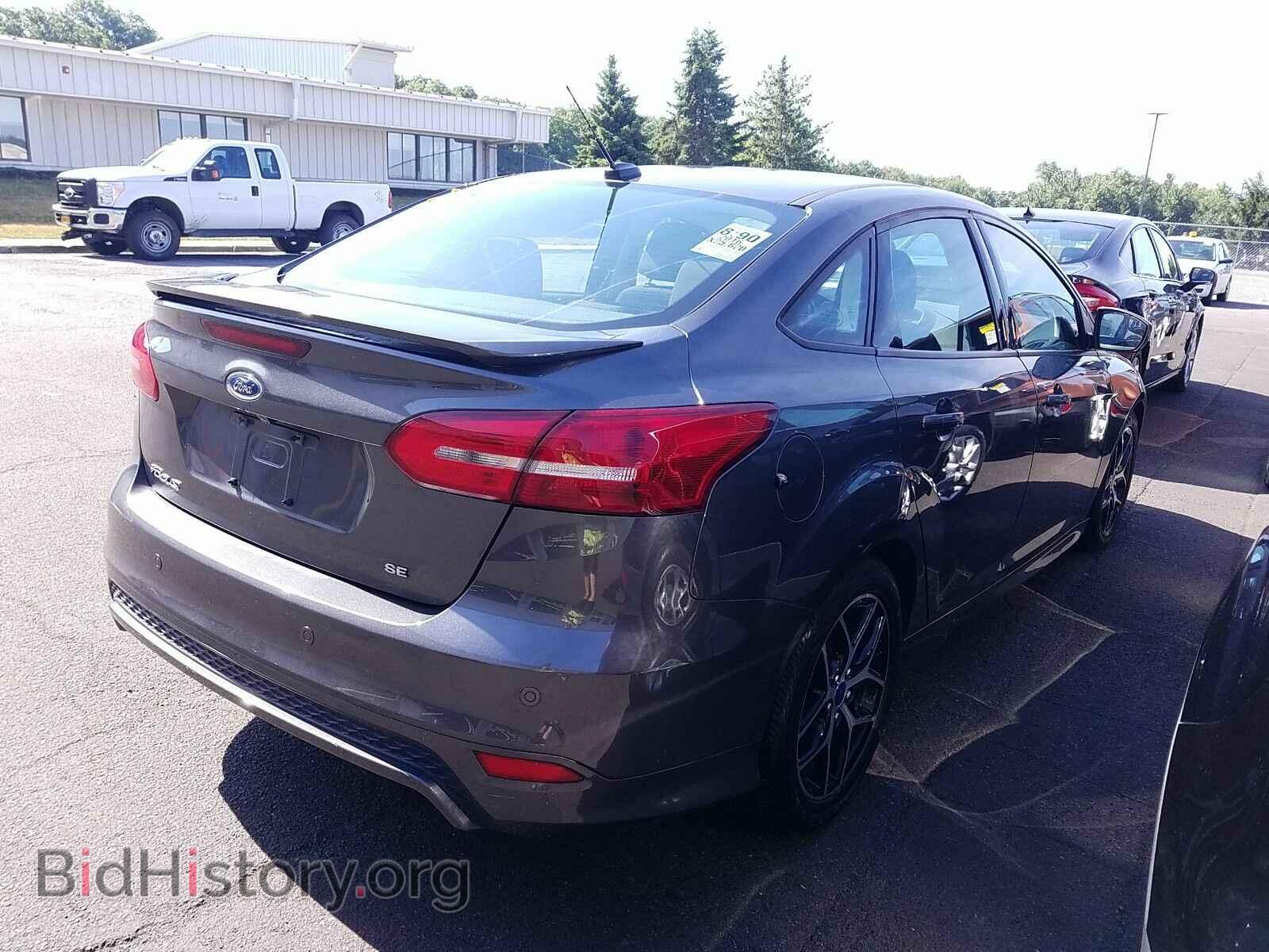2016 Ford Focus - VIN: 1FADP3F22GL279120 - Photo 2
