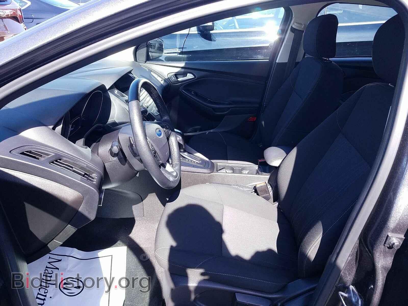 2016 Ford Focus - VIN: 1FADP3F22GL279120 - Photo 3