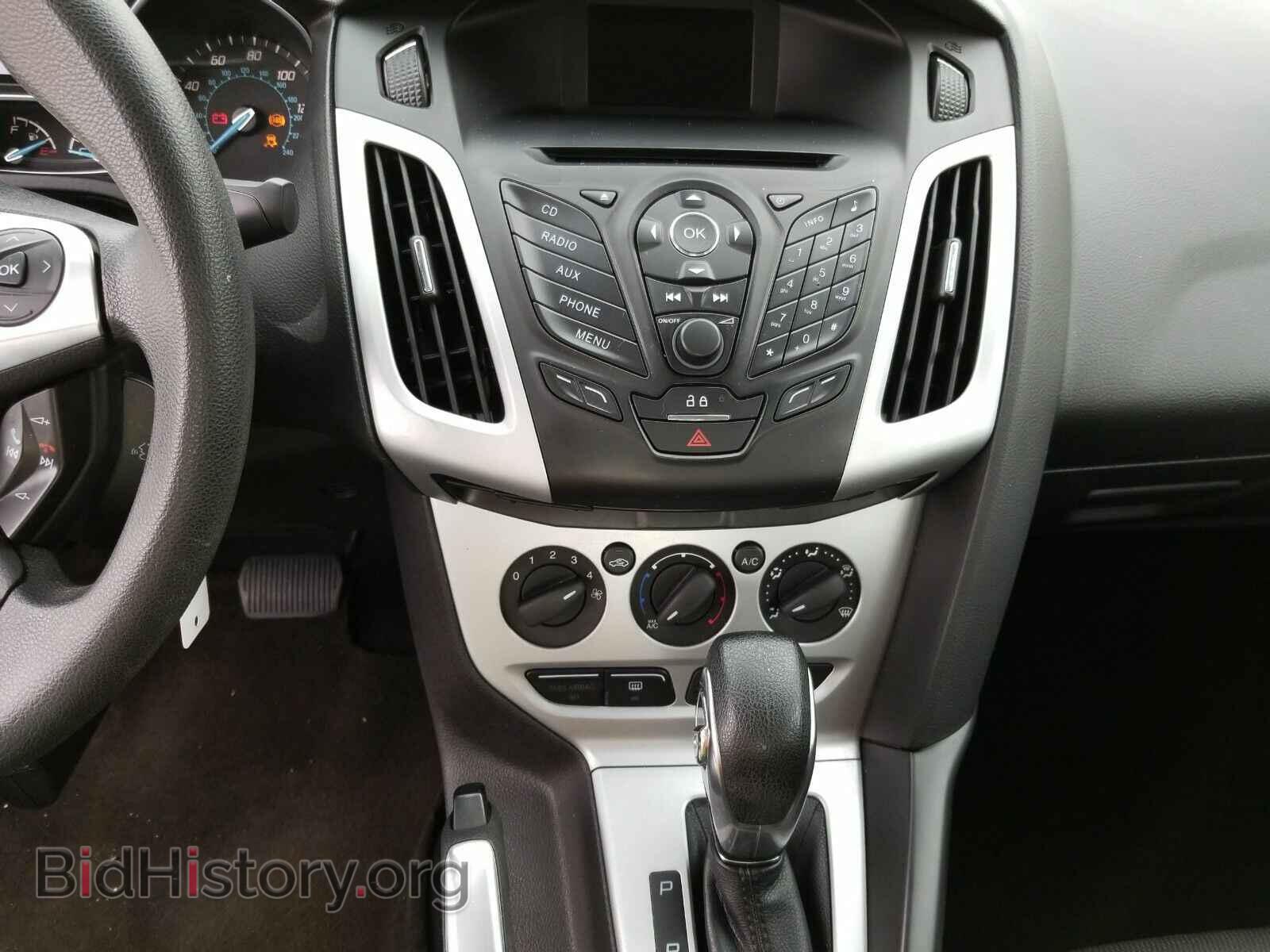 2013 Ford Focus - VIN: 1FADP3F2XDL242747 - Фото 4