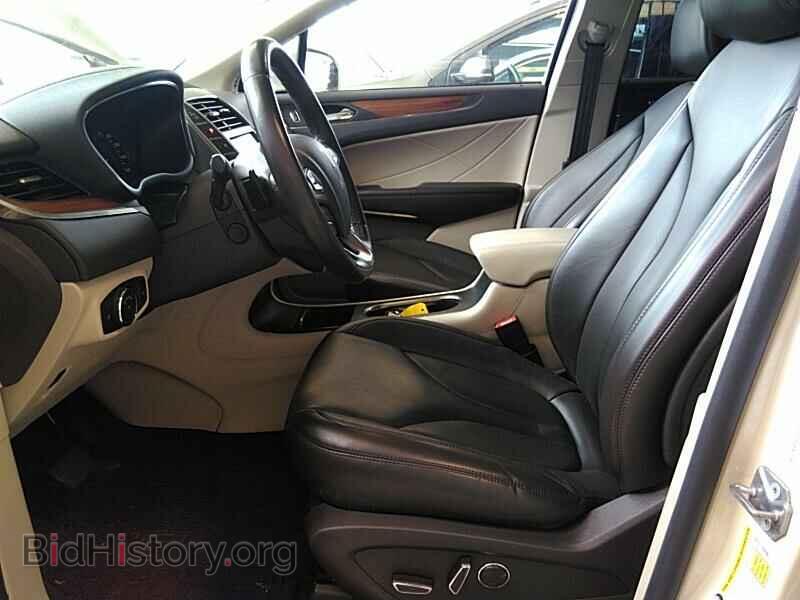 2018 Lincoln MKC - VIN: 5LMCJ2D91JUL08067 - Photo 3