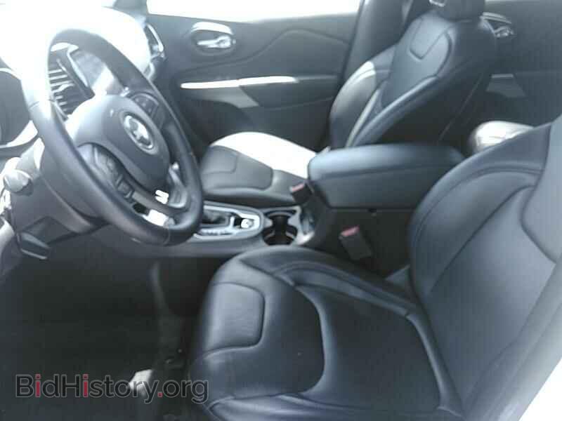 2019 Jeep Cherokee - VIN: 1C4PJLDB3KD196004 - Фото 3