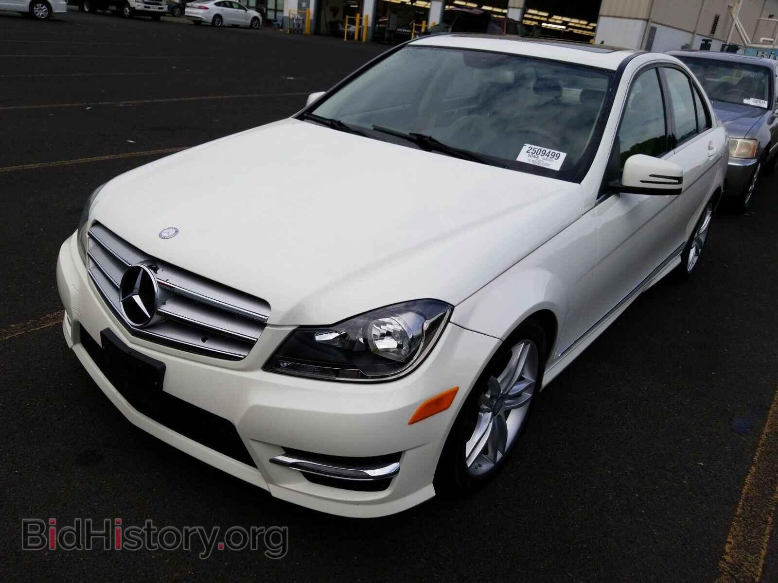 Фотография WDDGF8BB4CR200041 - Mercedes-Benz C-Class 2012