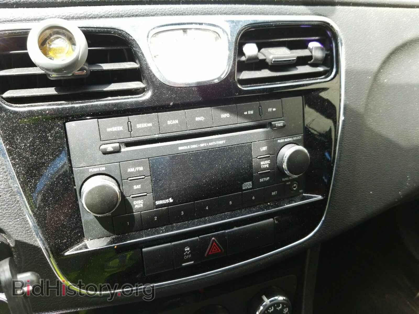 2013 Chrysler 200 - VIN: 1C3CCBBG3DN728029 - Фото 4