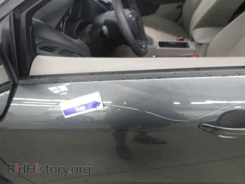 2016 Ford Focus - VIN: 1FADP3F23GL390095 - Photo 9