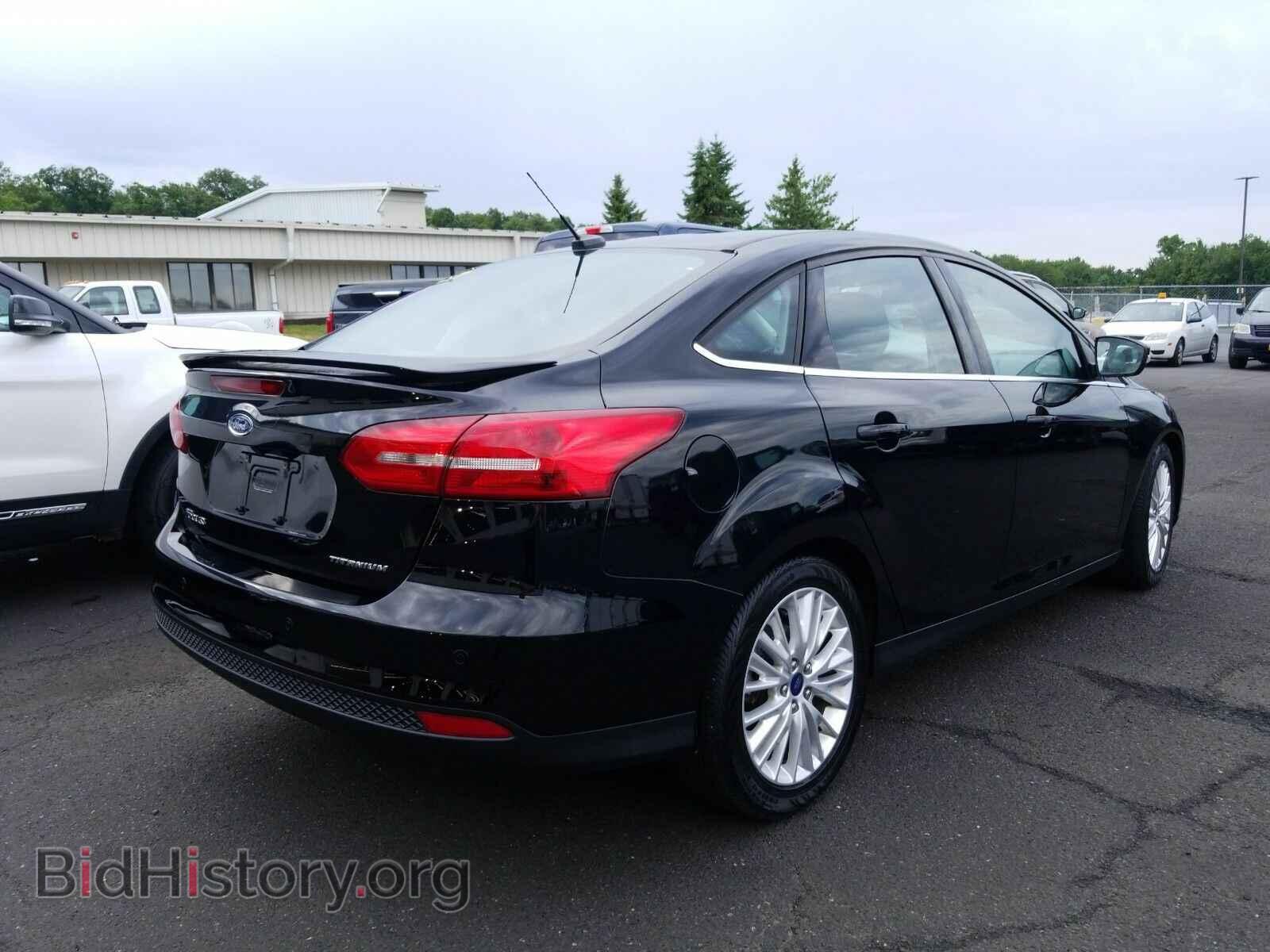2016 Ford Focus - VIN: 1FADP3J25GL210431 - Photo 2