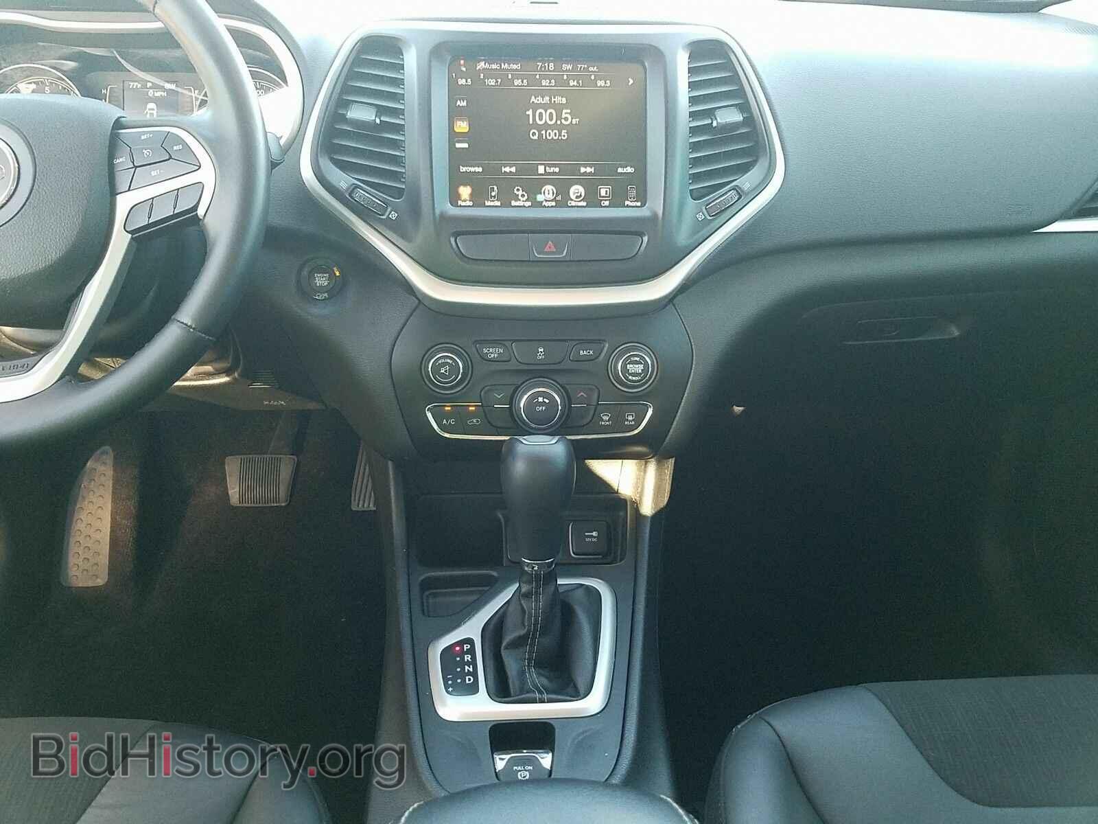 2018 Jeep Cherokee - VIN: 1C4PJLLB6JD587356 - Фото 4