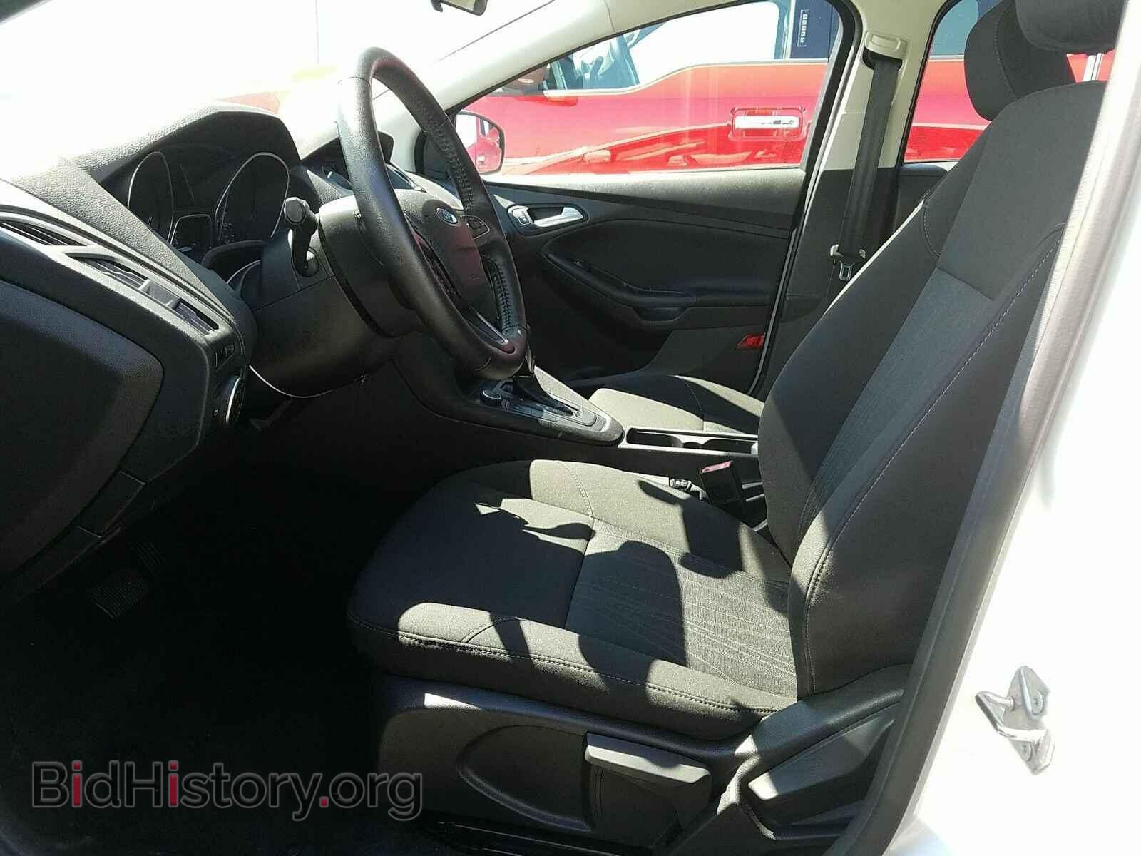 2016 Ford Focus - VIN: 1FADP3K29GL225349 - Фото 3