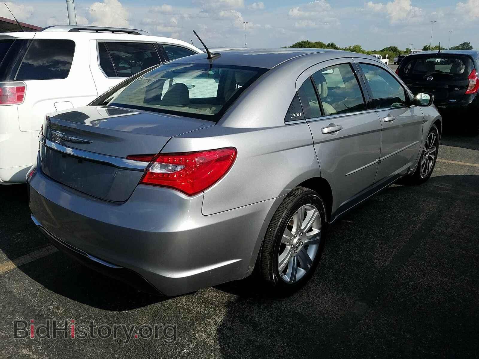 2013 Chrysler 200 - VIN: 1C3CCBBB8DN773021 - Photo 2