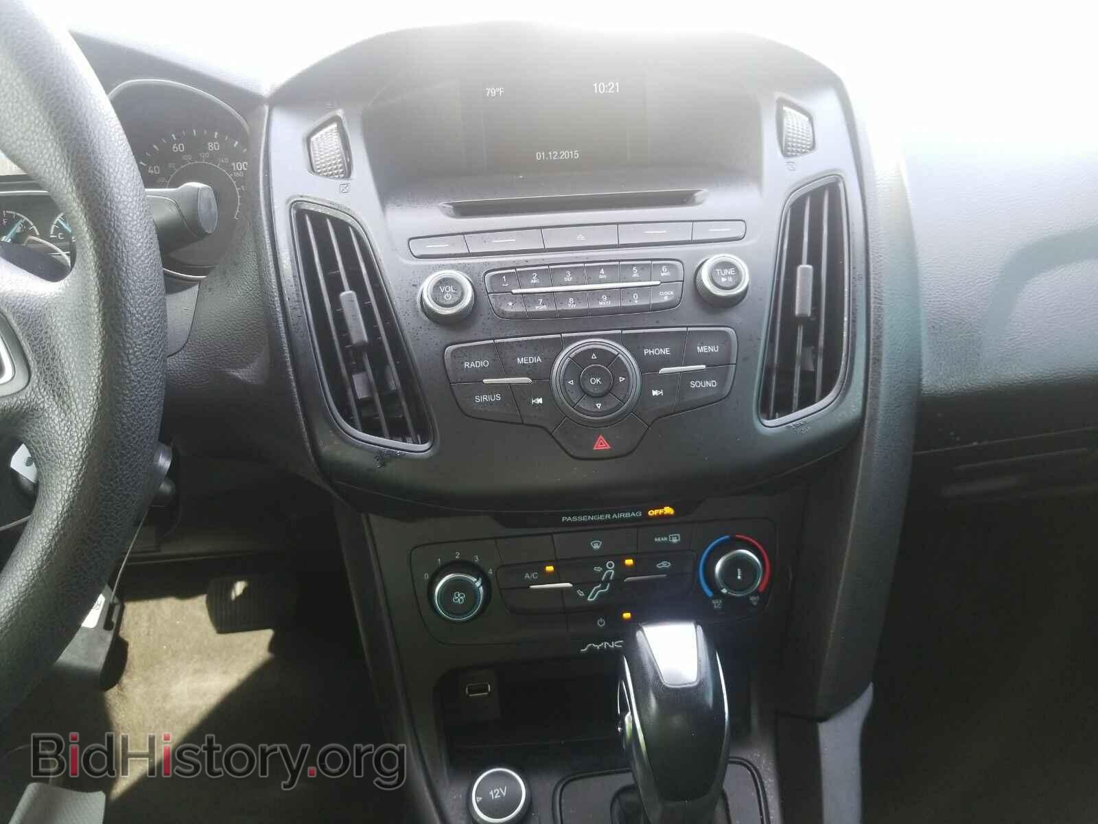 2015 Ford Focus - VIN: 1FADP3F27FL219655 - Photo 4
