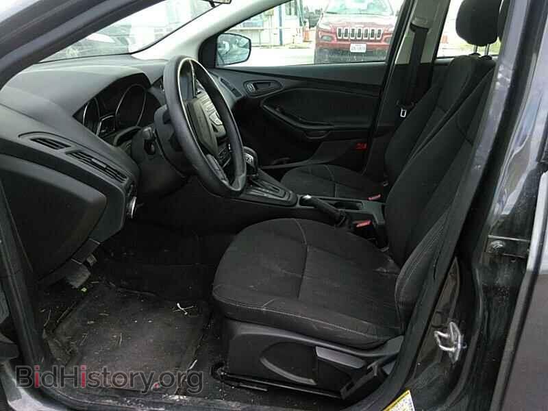 2016 Ford Focus - VIN: 1FADP3E29GL328704 - Photo 3