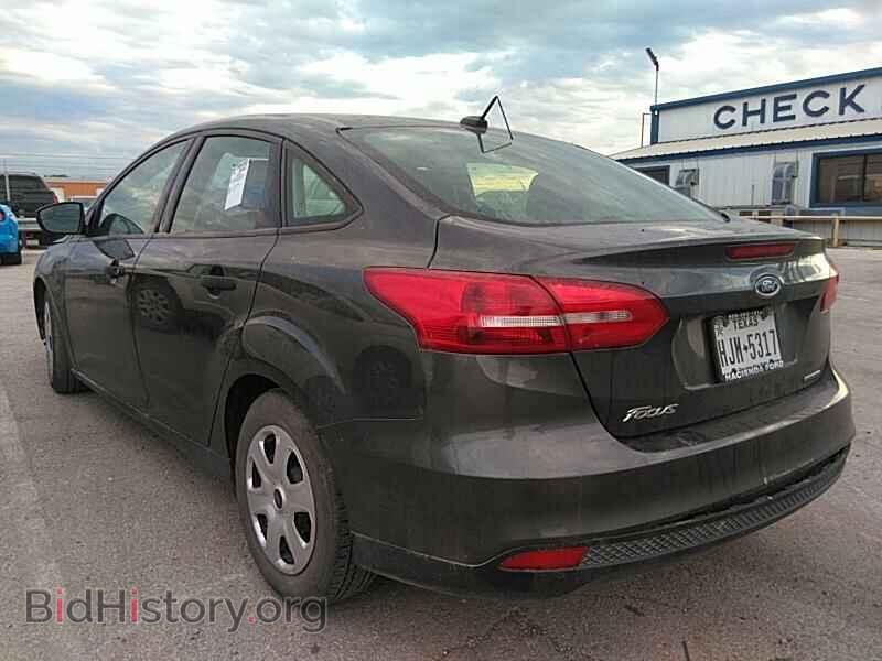 2016 Ford Focus - VIN: 1FADP3E29GL328704 - Photo 9