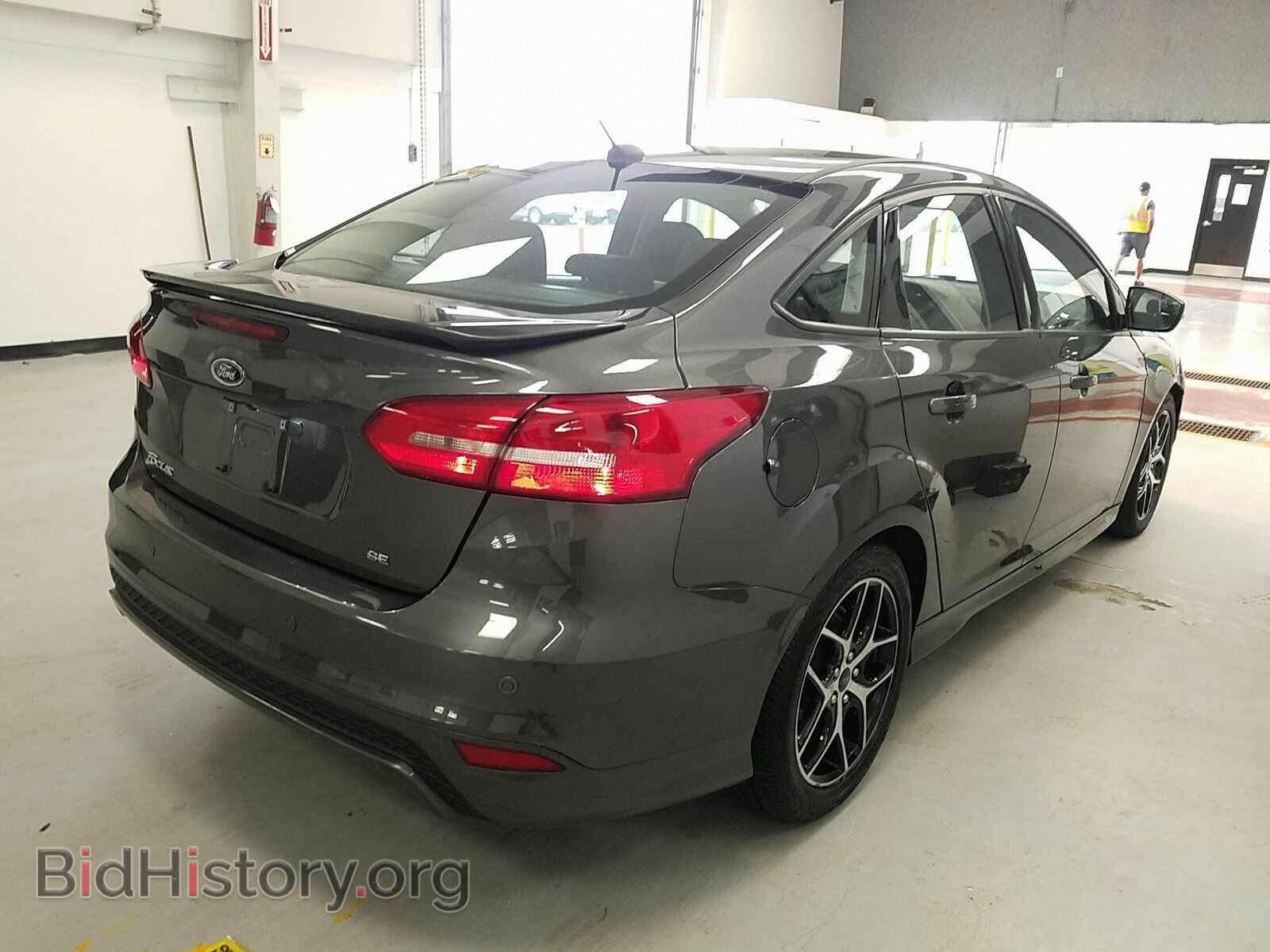 2016 Ford Focus - VIN: 1FADP3F25GL279094 - Photo 2
