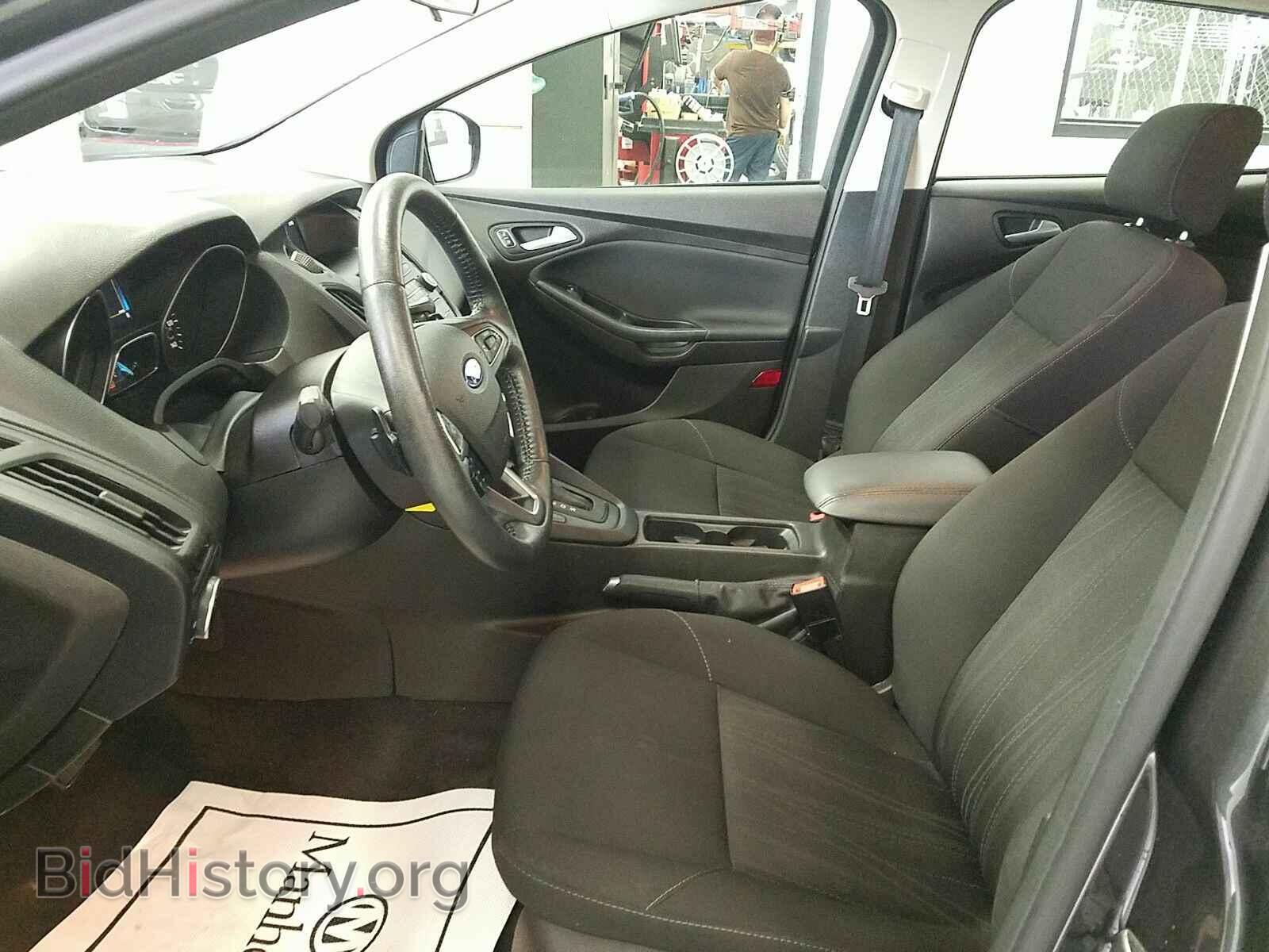 2016 Ford Focus - VIN: 1FADP3F25GL279094 - Photo 3