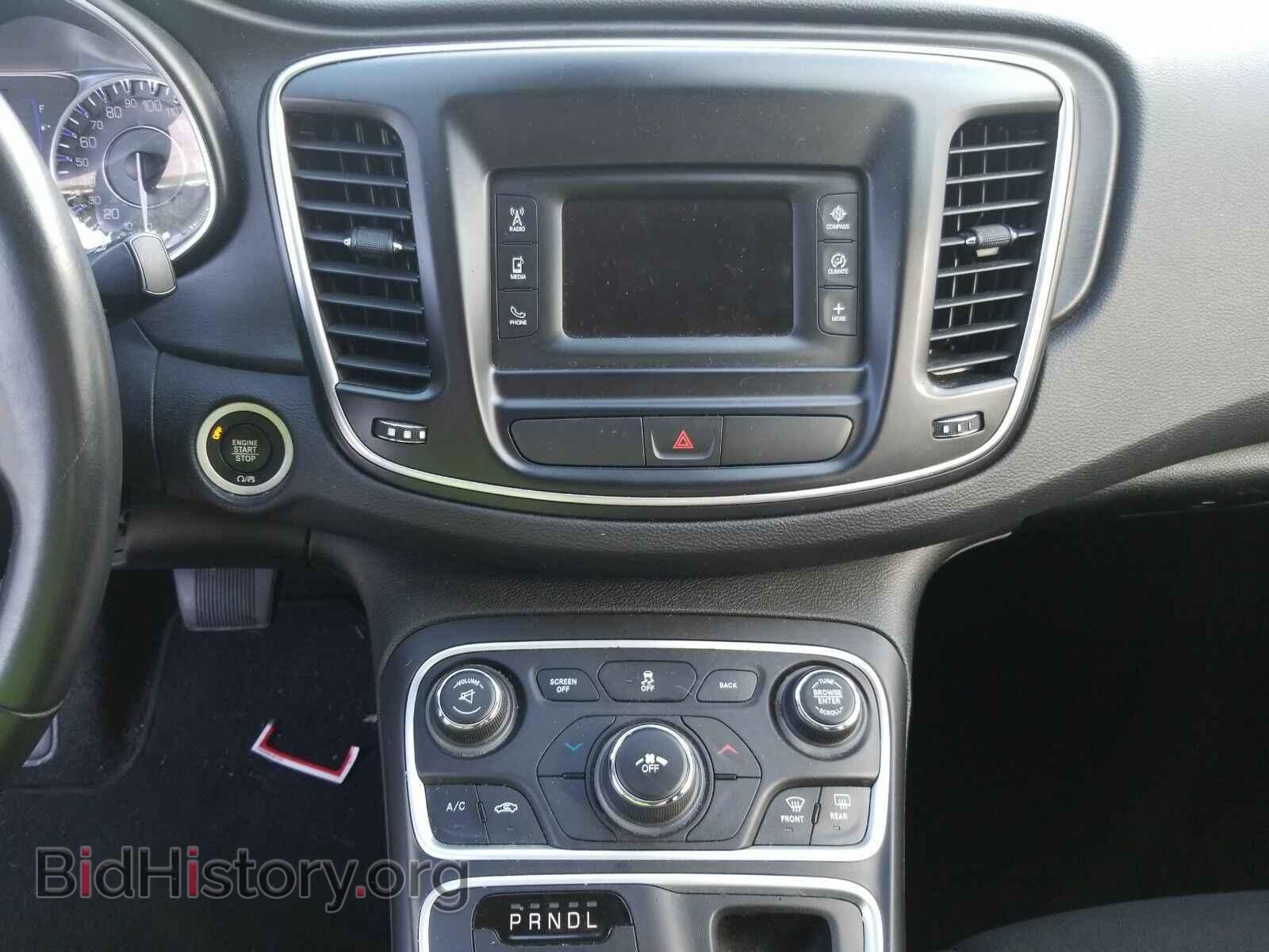 2016 Chrysler 200 - VIN: 1C3CCCFB0GN192794 - Фото 4