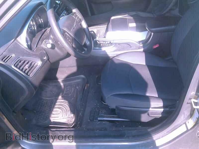 2012 Chrysler 200 - VIN: 1C3CCBAB1CN256790 - Фото 3
