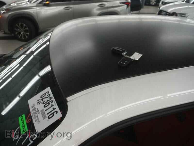 2016 Dodge Challenger - VIN: 2C3CDZFJ3GH311583 - Photo 8