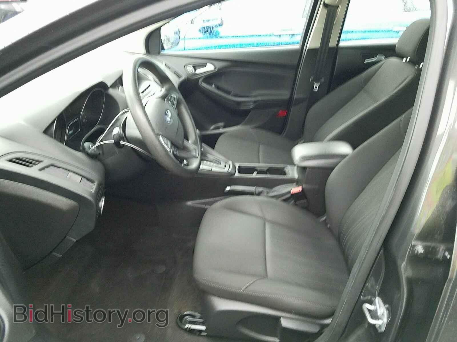 2017 Ford Focus - VIN: 1FADP3FEXHL292483 - Фото 3