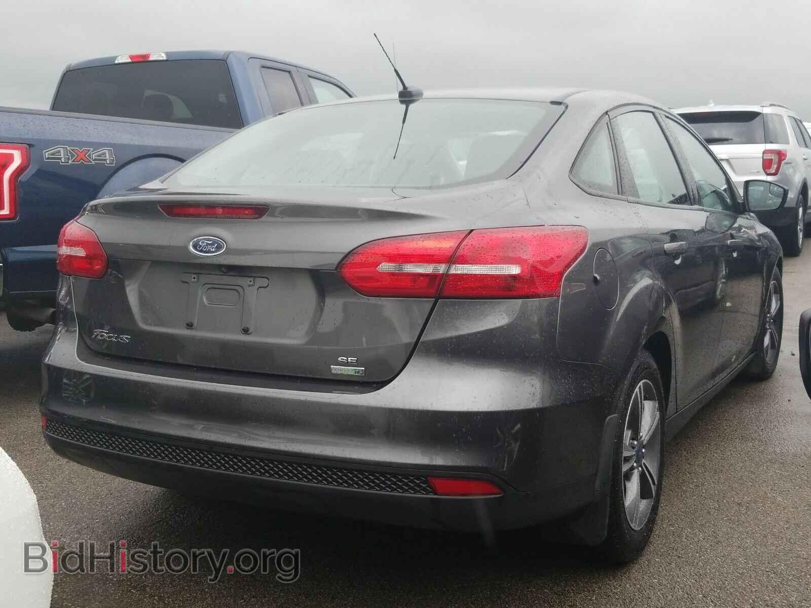 2016 Ford Focus - VIN: 1FADP3FE1GL261766 - Photo 2