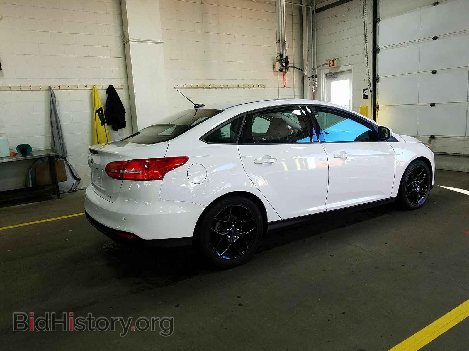 2016 Ford Focus - VIN: 1FADP3F25GL304186 - Photo 2
