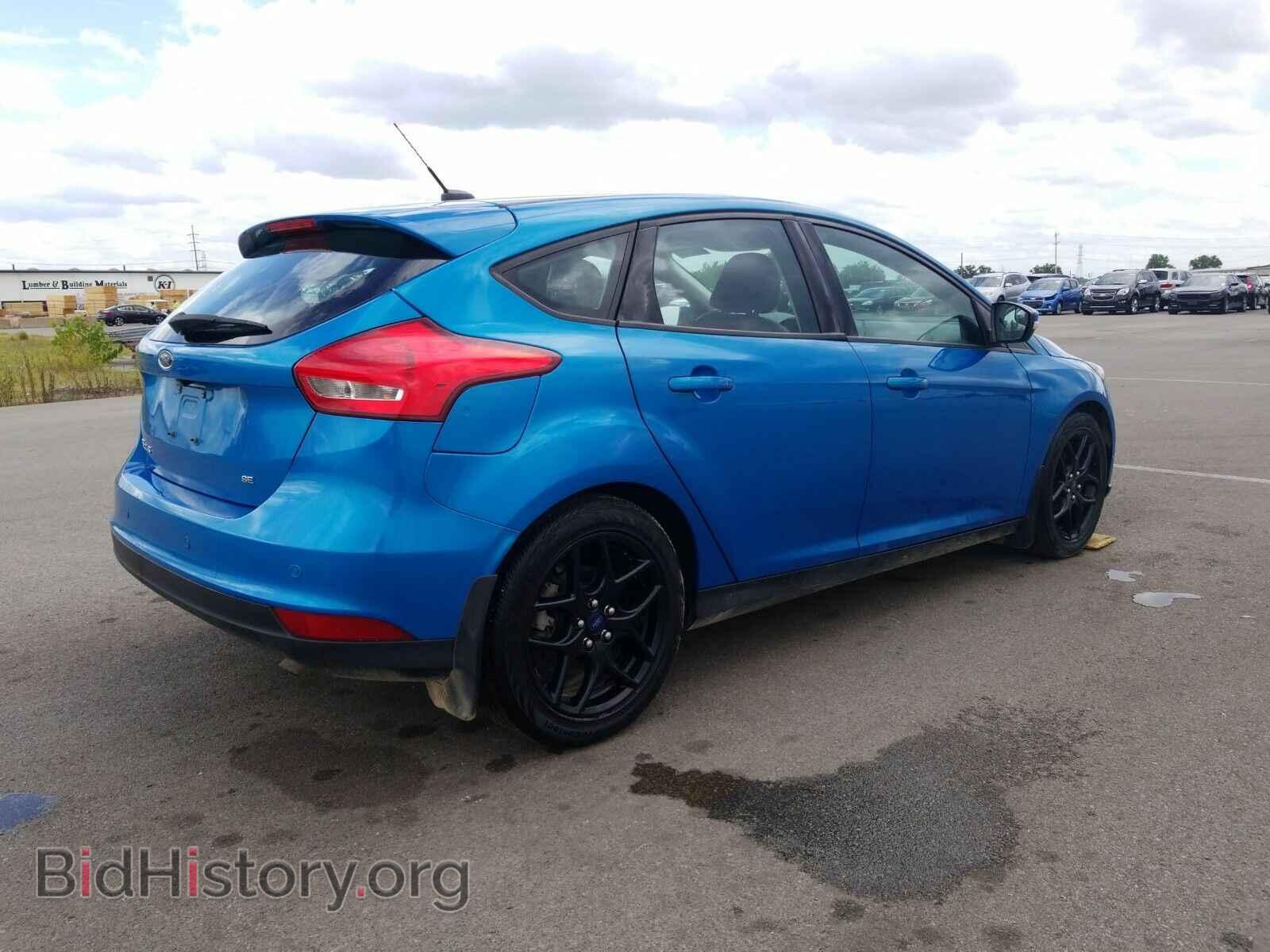 2016 Ford Focus - VIN: 1FADP3K2XGL220404 - Photo 2