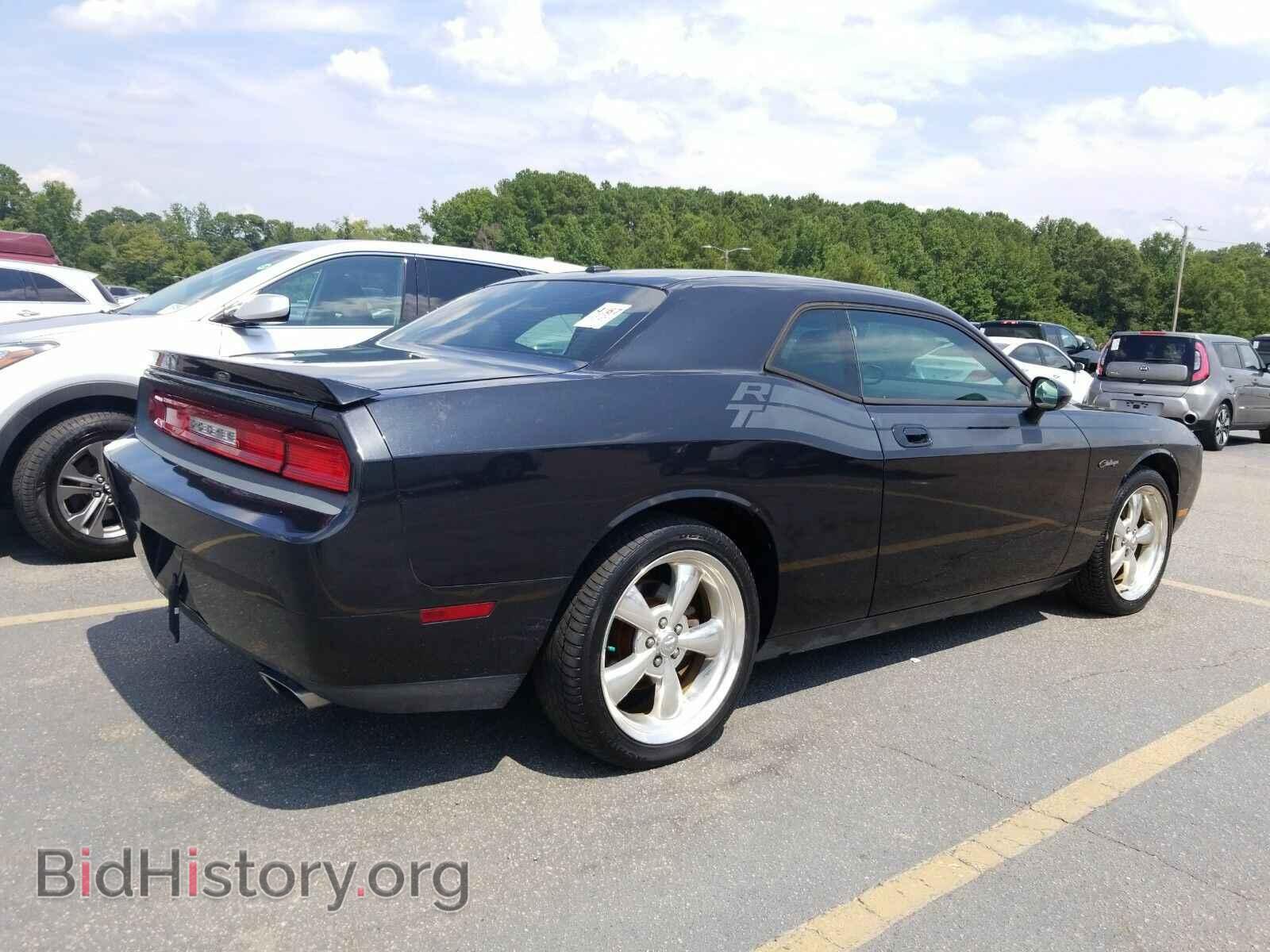 2010 Dodge Challenger - VIN: 2B3CJ5DT4AH120930 - Фото 2