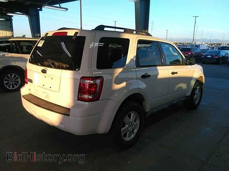 2011 Ford Escape - VIN: 1FMCU9D74BKB54100 - Фото 2