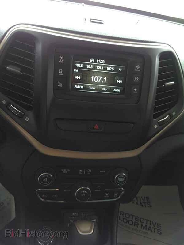 2017 Jeep Cherokee - VIN: 1C4PJMCS2HW506678 - Фото 4