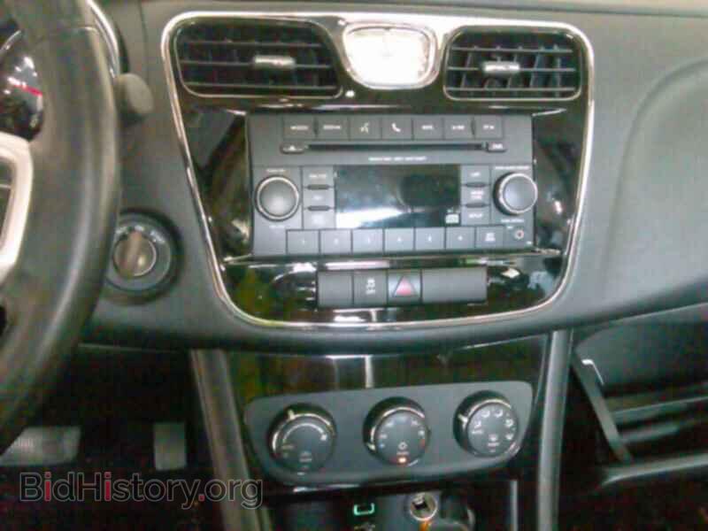 2013 Chrysler 200 - VIN: 1C3CCBBB2DN542115 - Photo 4