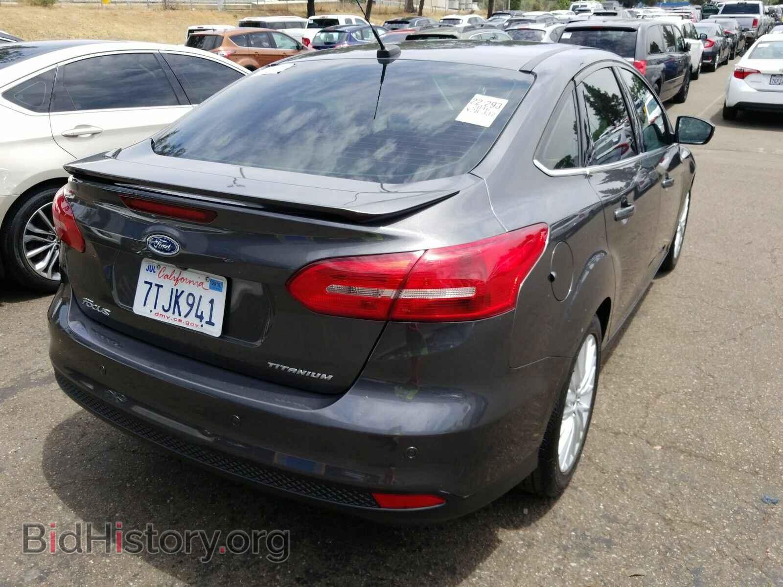 2016 Ford Focus - VIN: 1FADP3J2XGL225510 - Photo 2