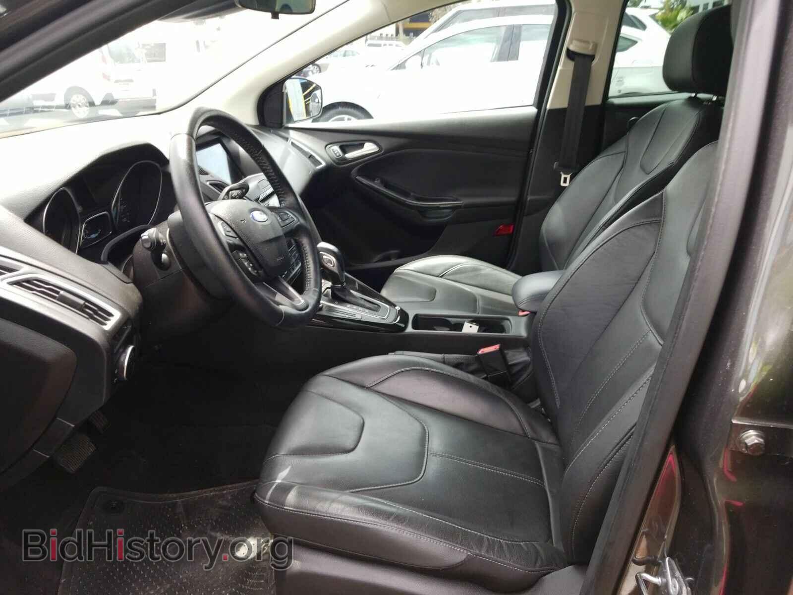 2016 Ford Focus - VIN: 1FADP3J2XGL225510 - Photo 3