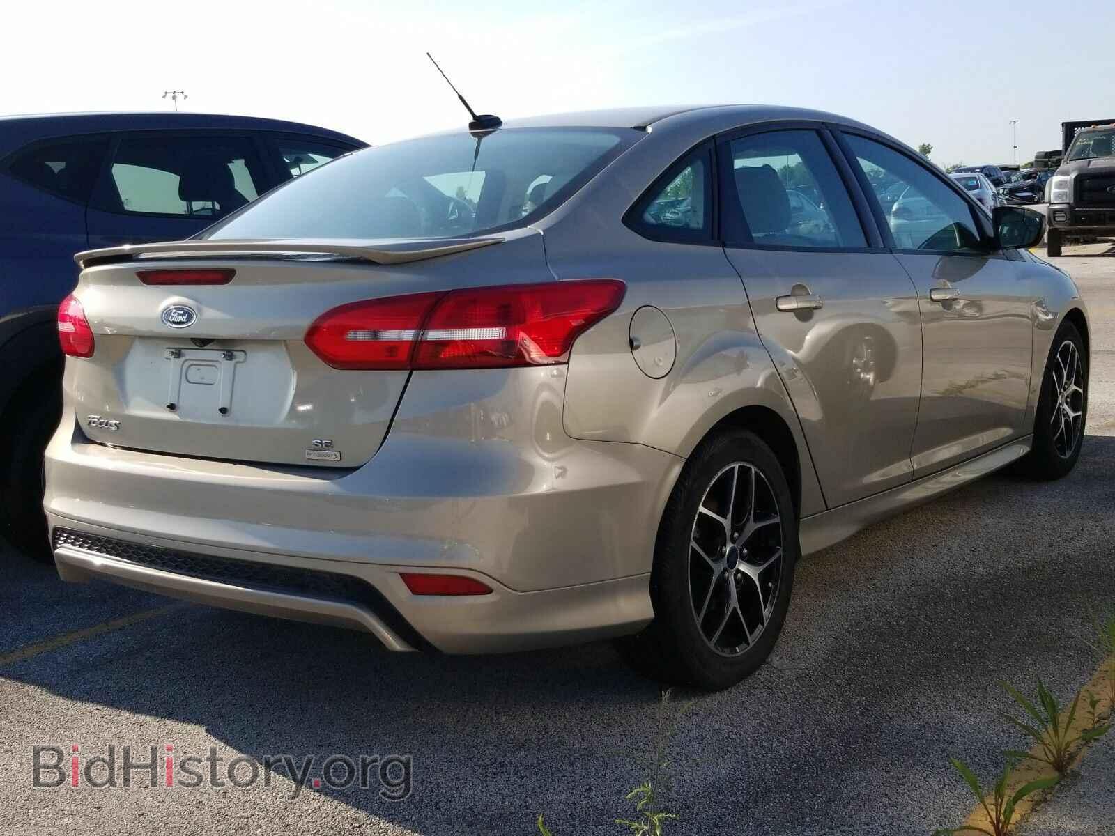 2015 Ford Focus - VIN: 1FADP3FE3FL355128 - Фото 2
