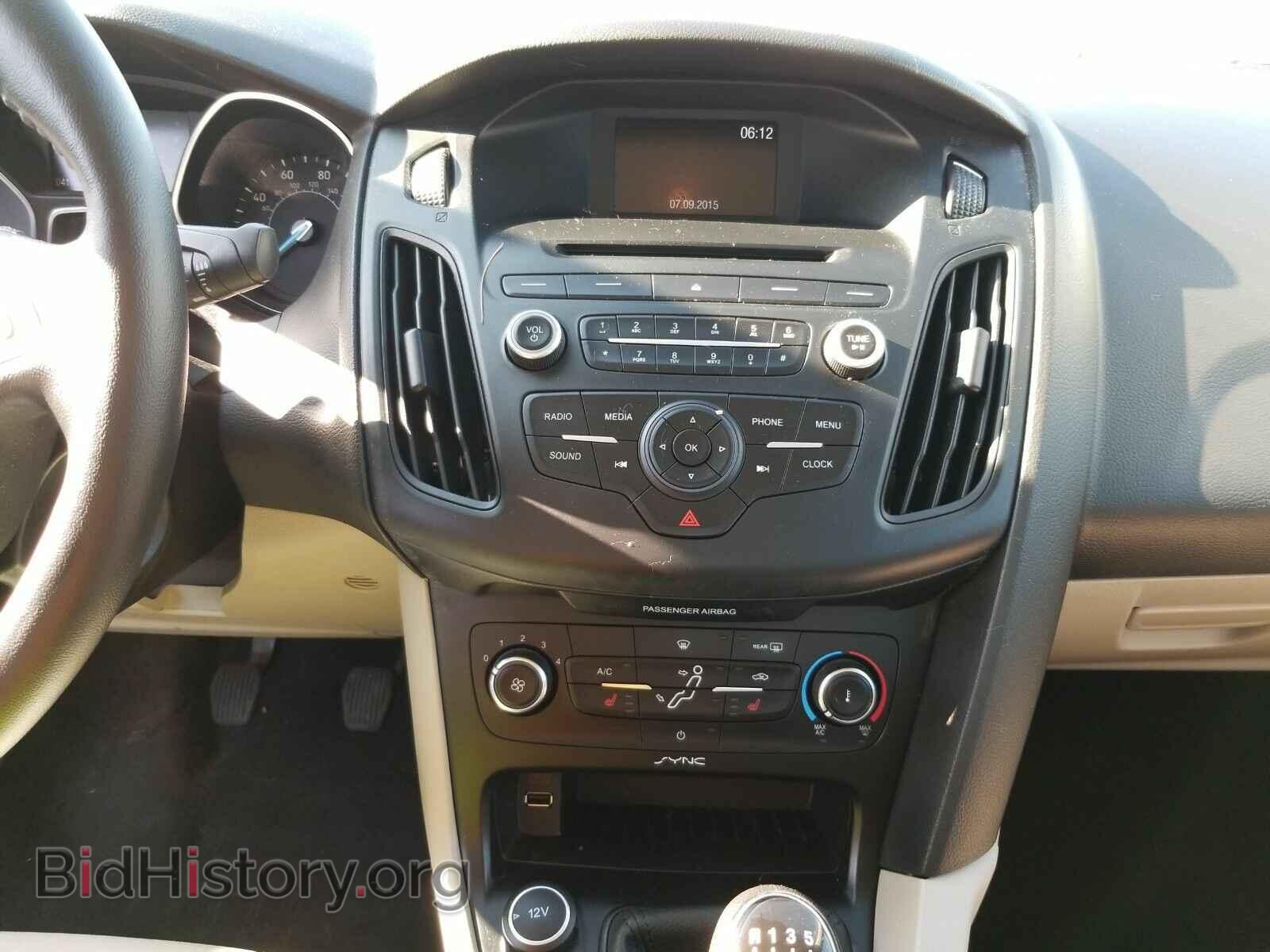 2015 Ford Focus - VIN: 1FADP3FE3FL355128 - Фото 4