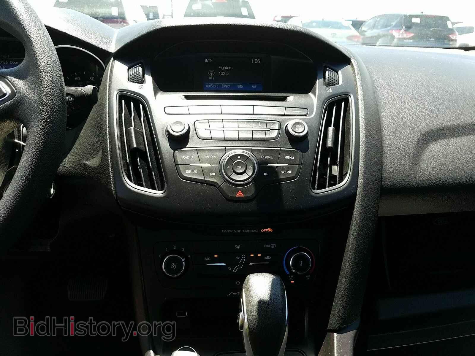 2017 Ford Focus - VIN: 1FADP3F23HL267527 - Фото 4