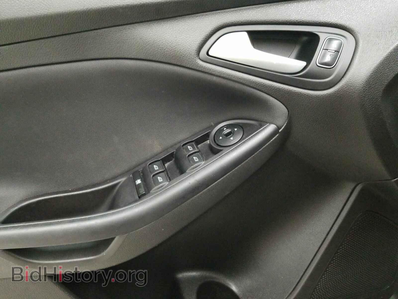 2015 Ford Focus - VIN: 1FADP3F2XFL298643 - Фото 9
