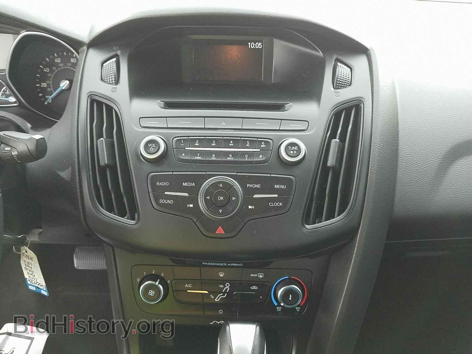 2016 Ford Focus - VIN: 1FADP3F26GL314239 - Photo 4