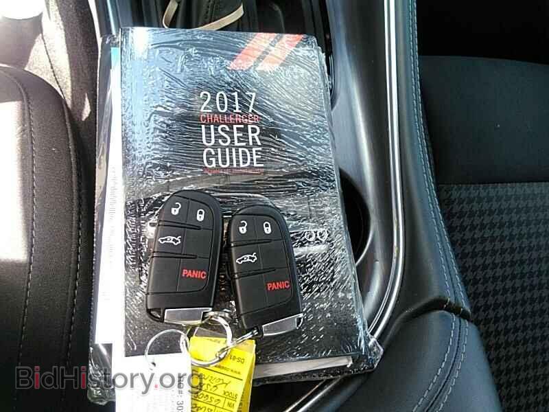 2017 Dodge Challenger - VIN: 2C3CDZBT0HH656093 - Фото 8