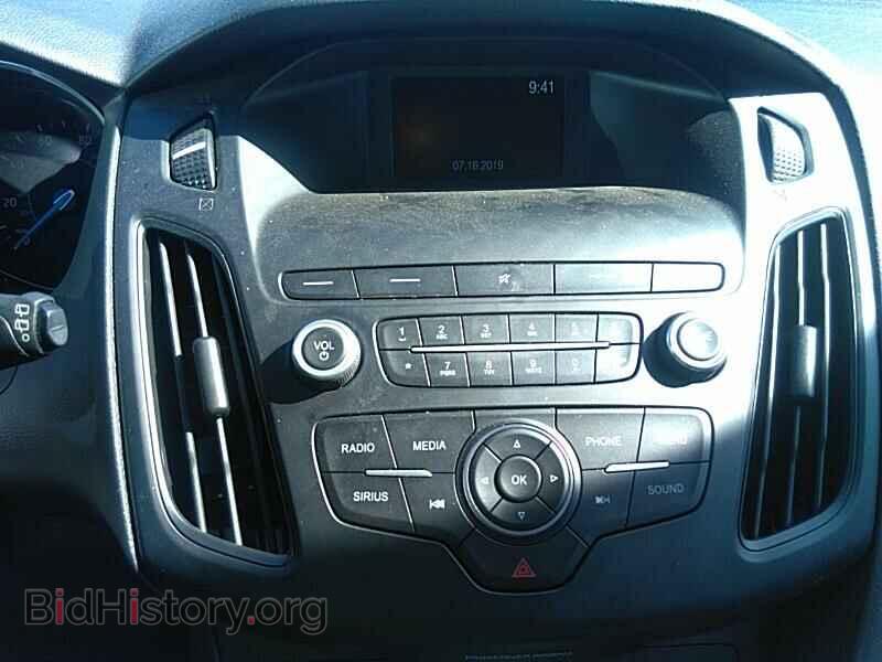 2018 Ford Focus - VIN: 1FADP3K2XJL261008 - Фото 4