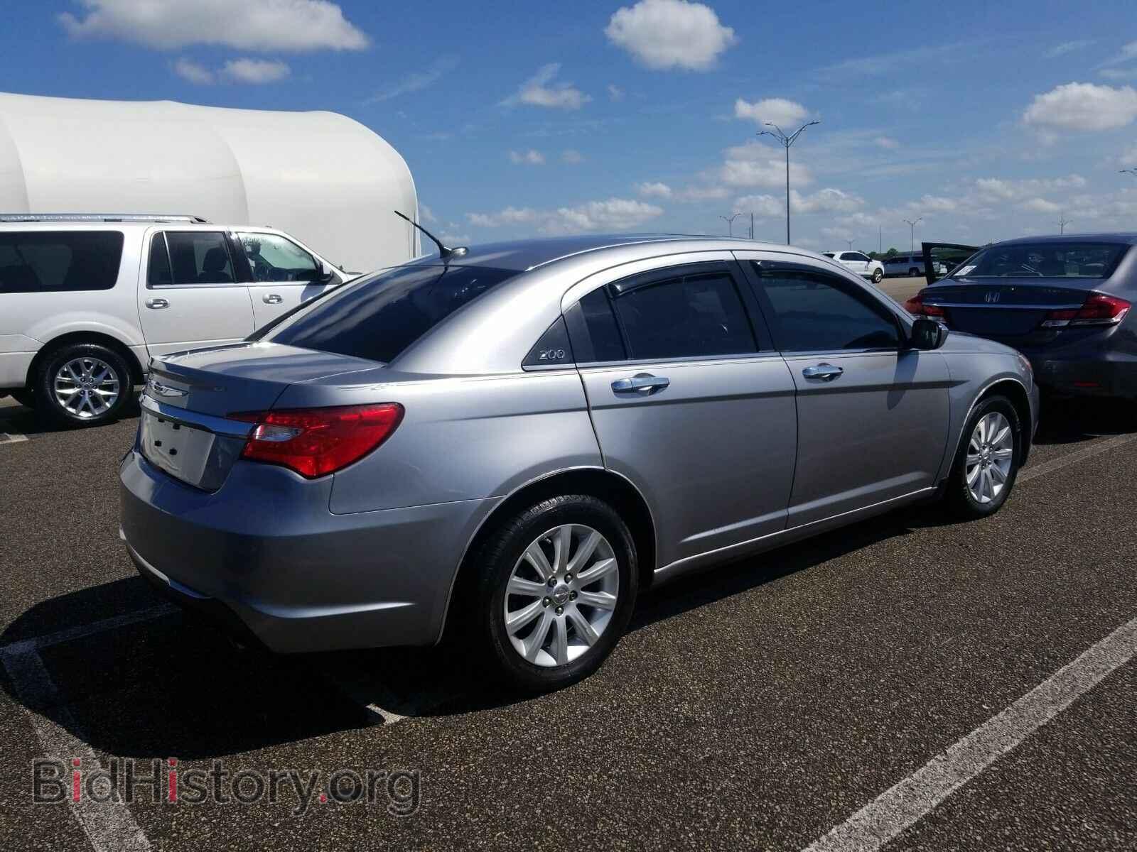 2013 Chrysler 200 - VIN: 1C3CCBCG0DN676888 - Фото 2