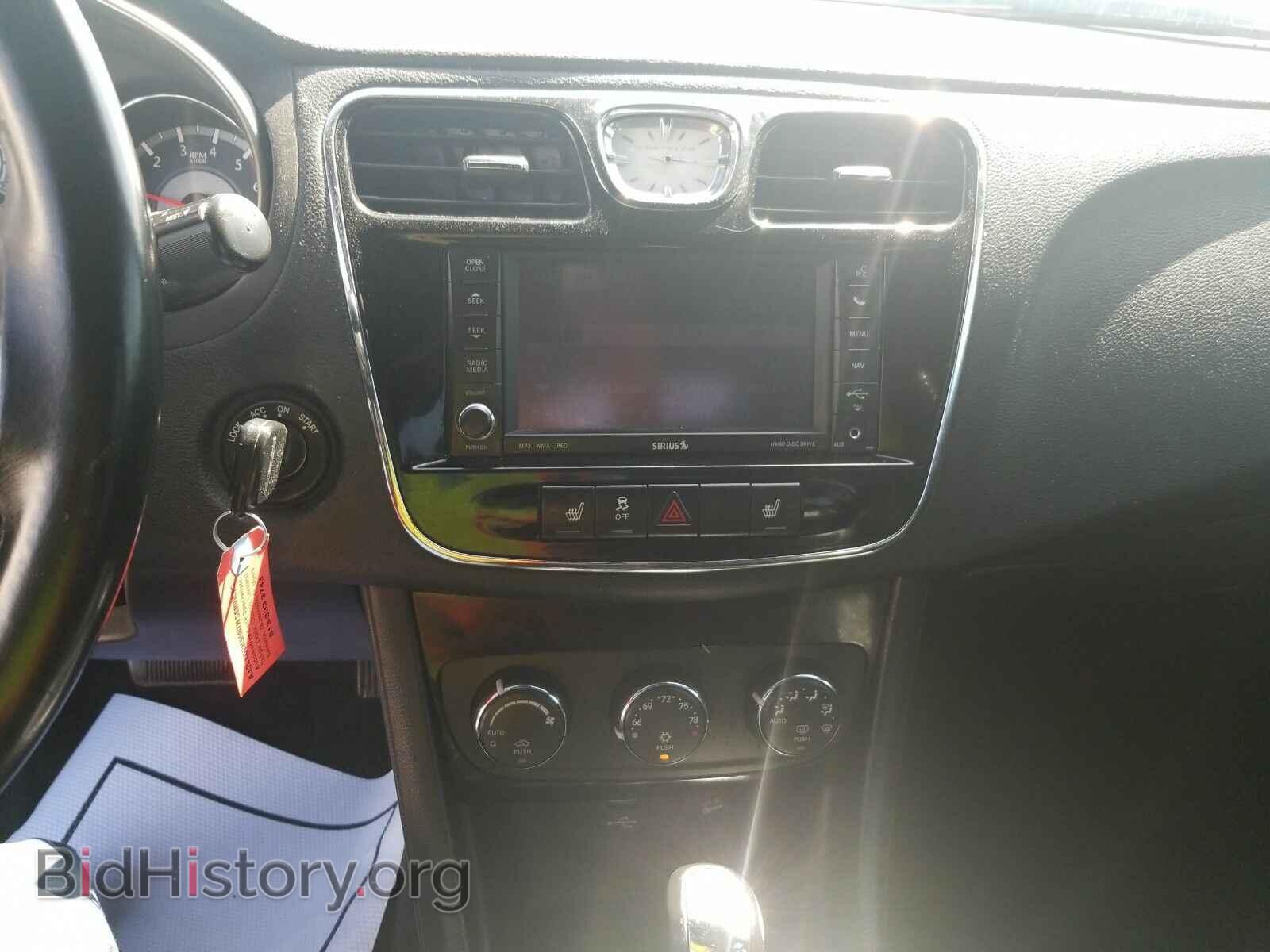 2013 Chrysler 200 - VIN: 1C3CCBCG0DN676888 - Фото 4