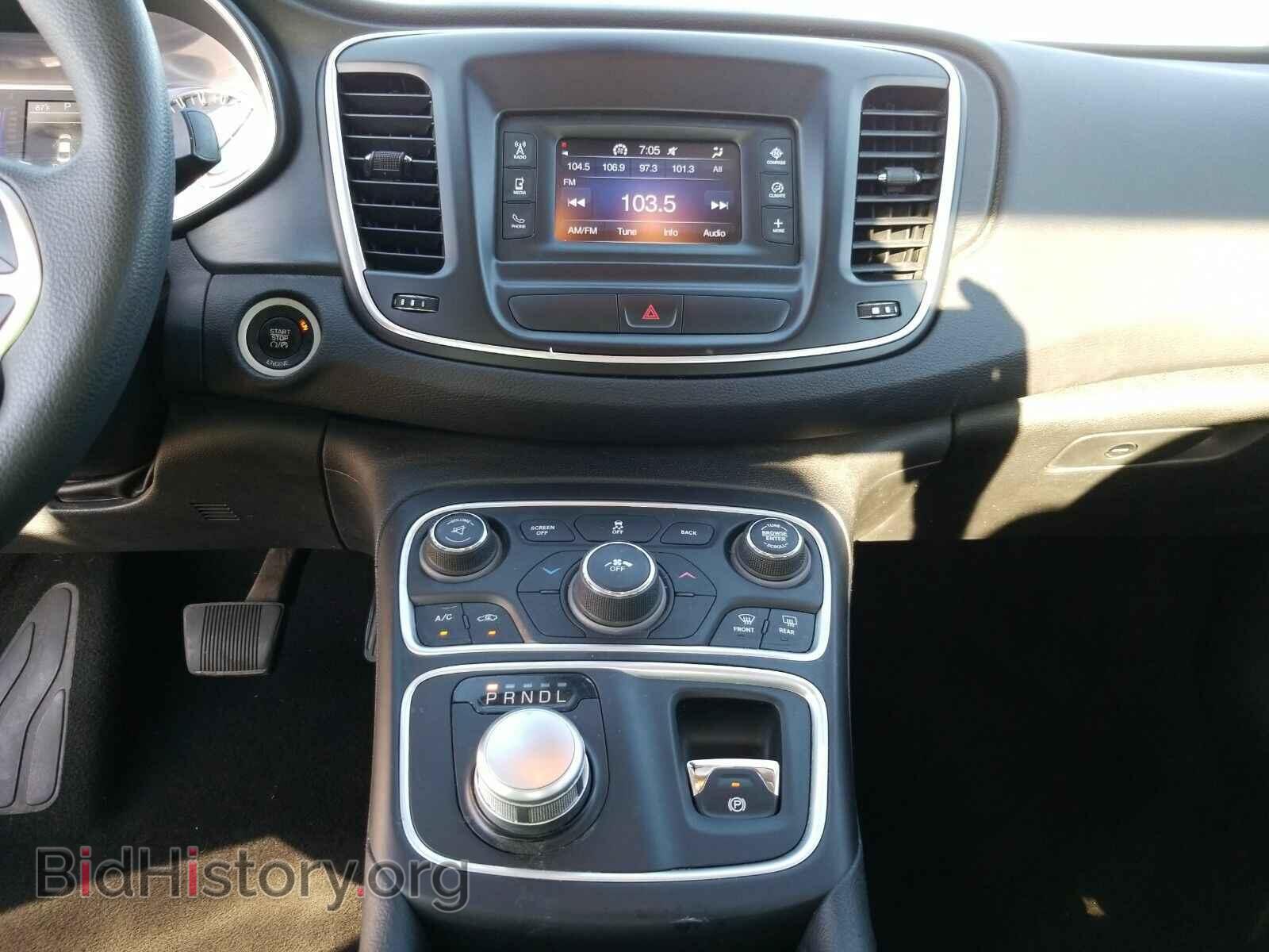 2016 Chrysler 200 - VIN: 1C3CCCAB0GN112434 - Photo 4