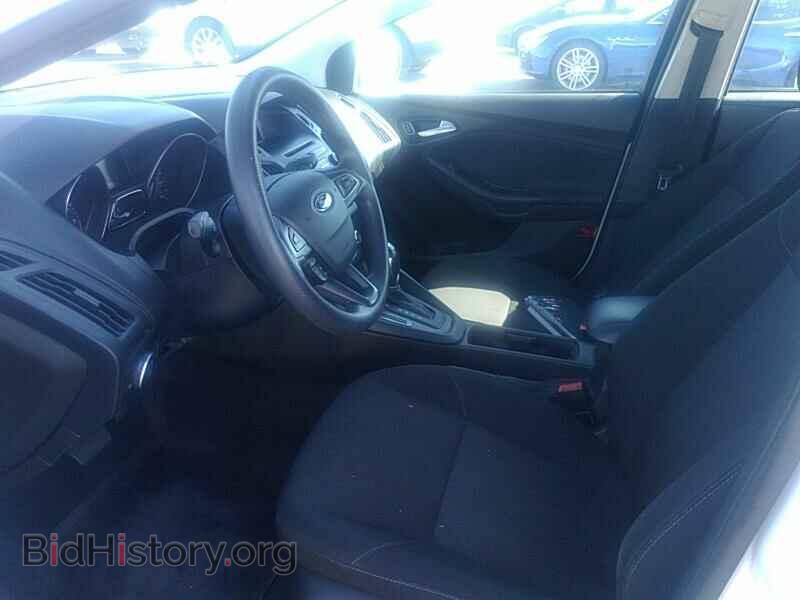 2016 Ford Focus - VIN: 1FADP3F25GL282903 - Photo 3