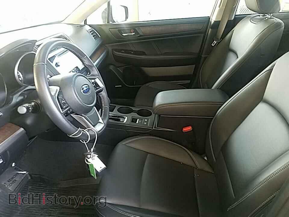 2018 Subaru Outback - VIN: 4S4BSEKC4J3352887 - Фото 3